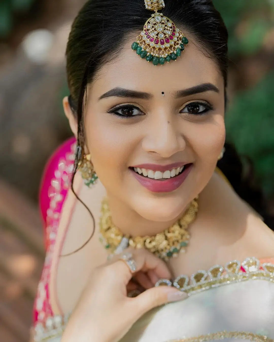 INDIAN TV ACTRESS SREEMUKHI IN YELLOW LEHENGA BLUE CHOLI 4